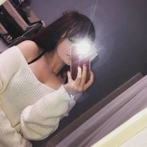 Meet your Posher, Chloe